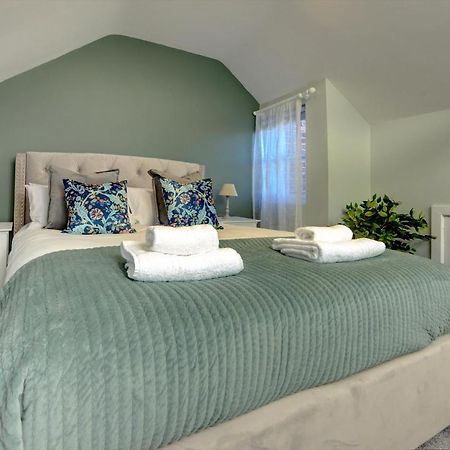 The Nook - A Modern 2 Bedroom Loft With Parking Рипън Екстериор снимка